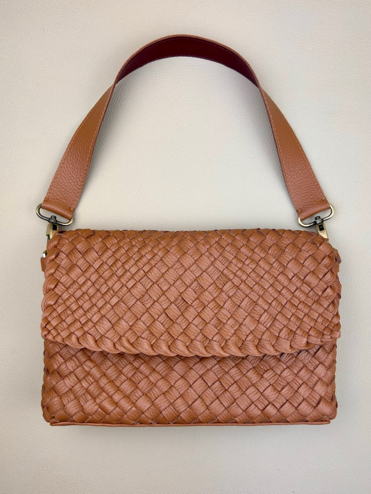 КЛАТЧ БАГЕТ ПЛЕТЕНЫЙ EMMA Карамель